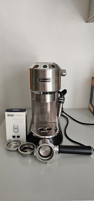 Máquina de café Delonghi Dedica Style