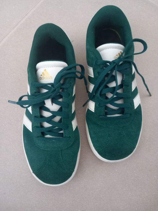 Sapatilhas Adidas T 35  - IMPECÁVEIS