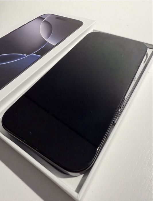 iPhone 16 Pro black titanium 512GB