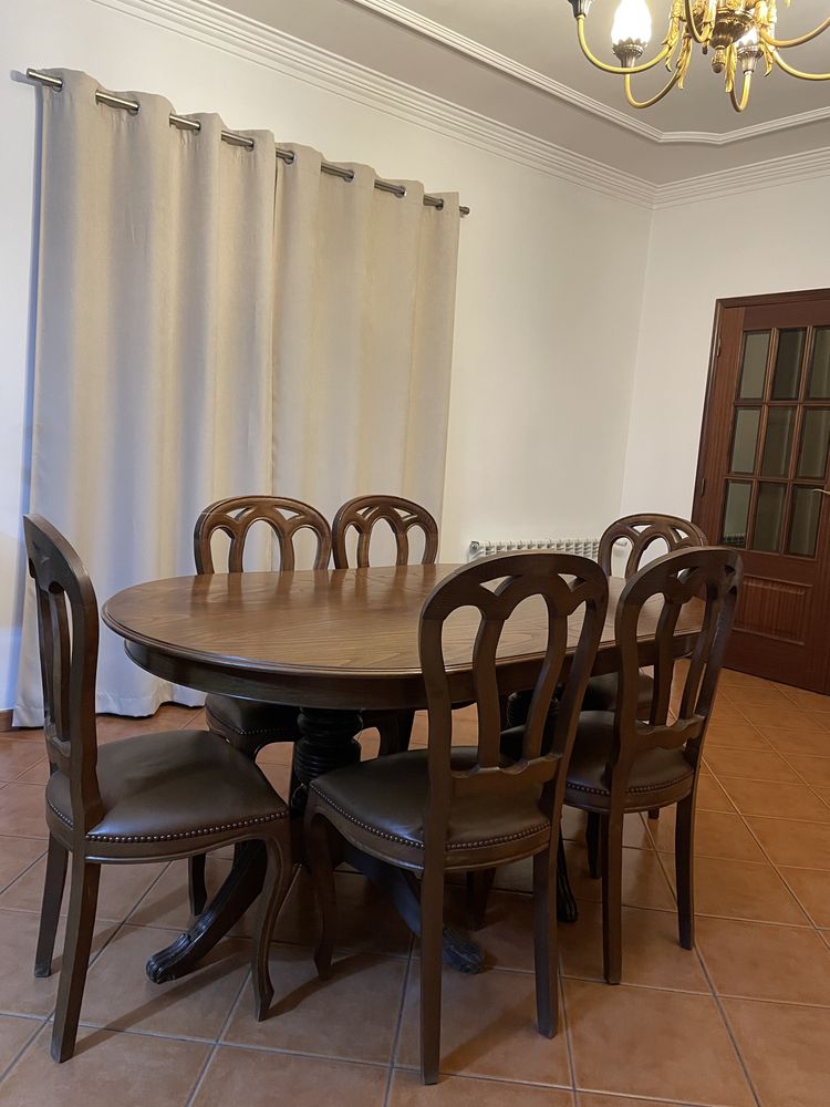 Mesa de jantar extensível + 6 cadeiras