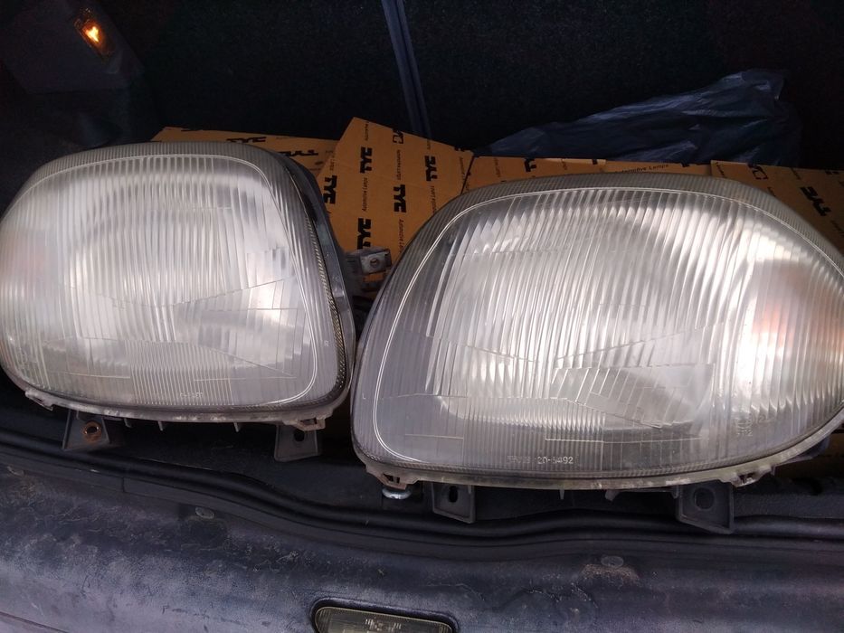 Komplet lamp clio II przód CENA ZA CAŁOŚĆ