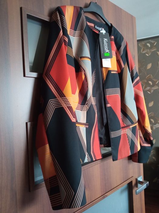 Nowy żakiet narzutka z długim rękawem bez zapięcia