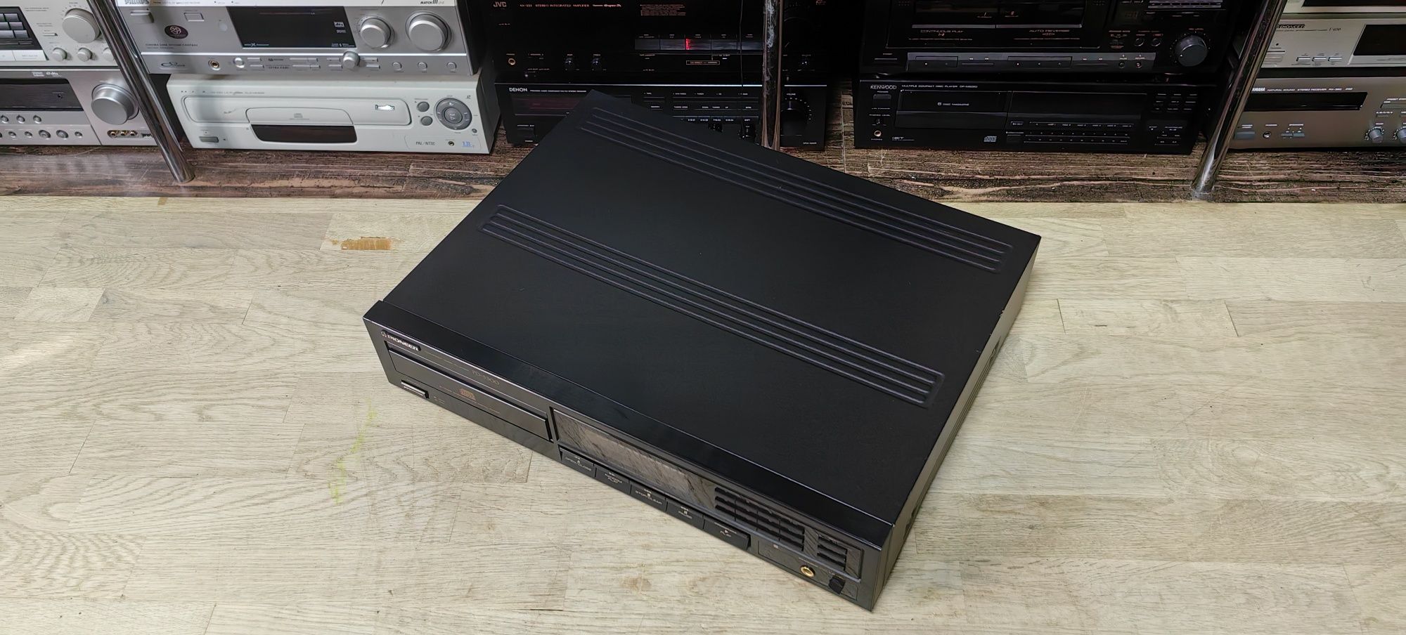 CD програвач Pioneer PD-5300