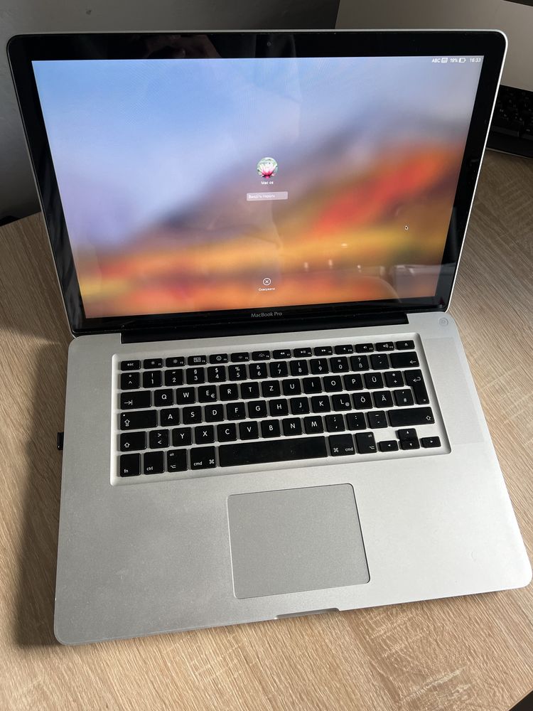 Продам macbook pro 15 mid 2010 256 SDD