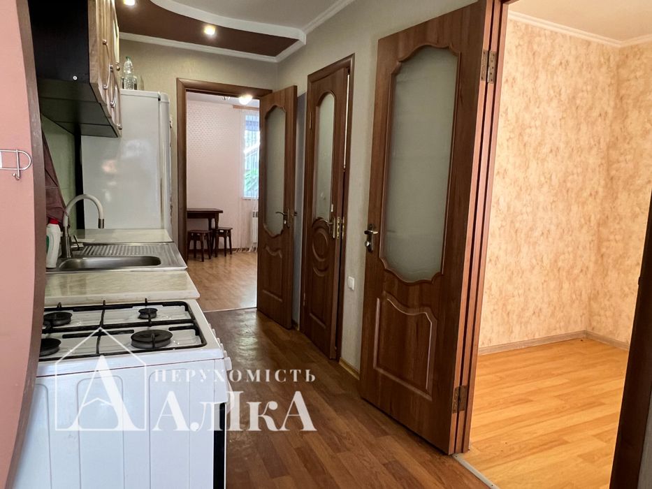 Продам квартиру з гаражем та времянкою в Старому місті