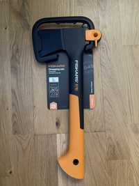 Siekiera fiskars x7