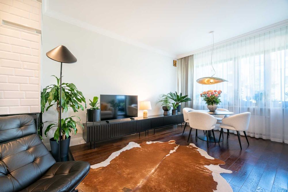 krzesła i stół westwing