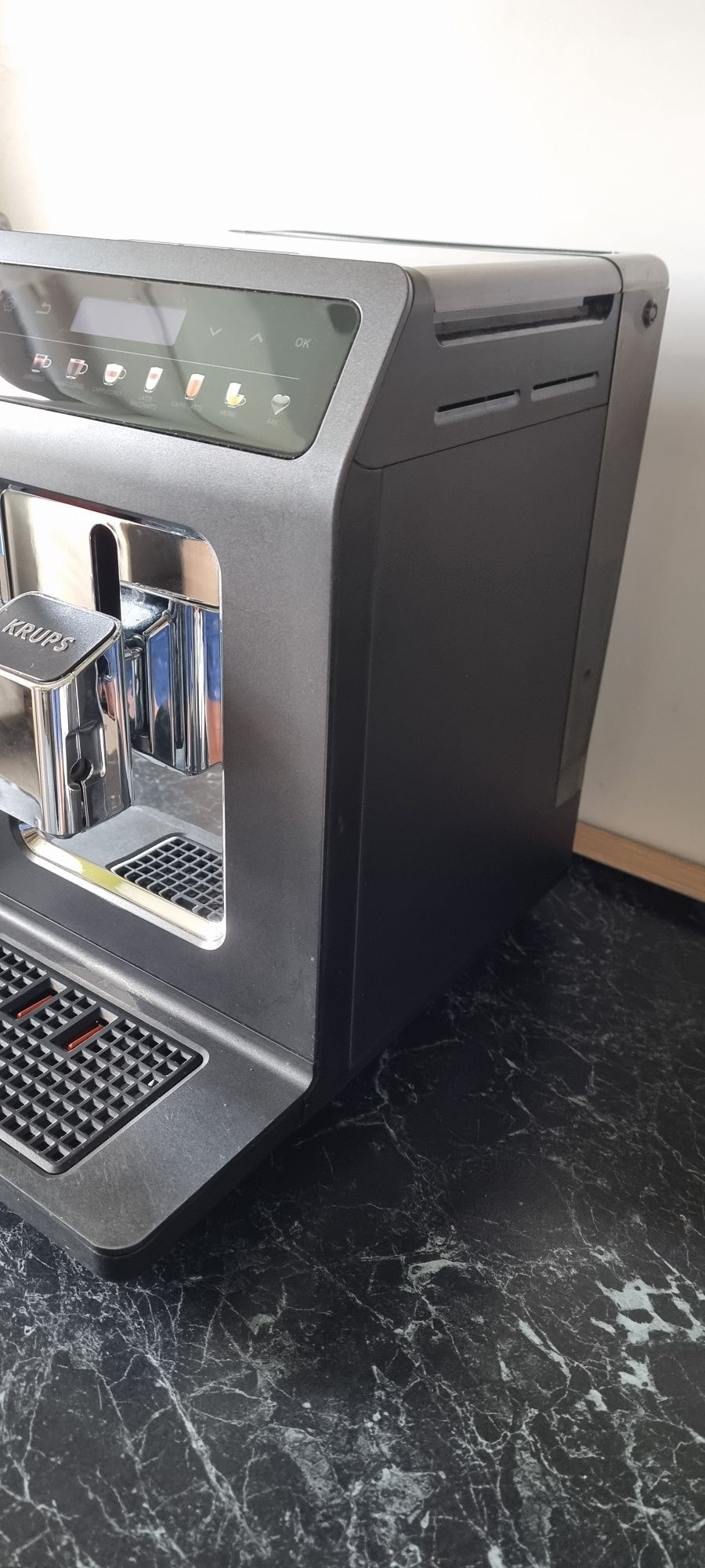 Ekspress Krups EA895 Stan BDB
