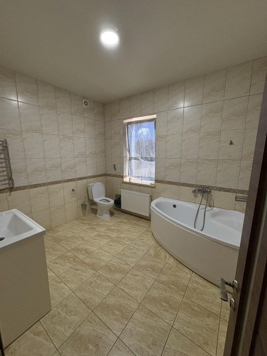 Сдам отличный дом 4 к 150 м Киевский район, можно с собакой большой !