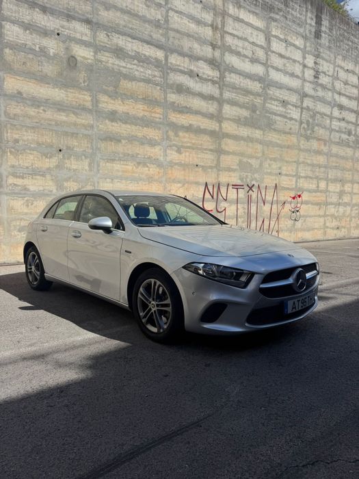 Mercedes A250e como novo