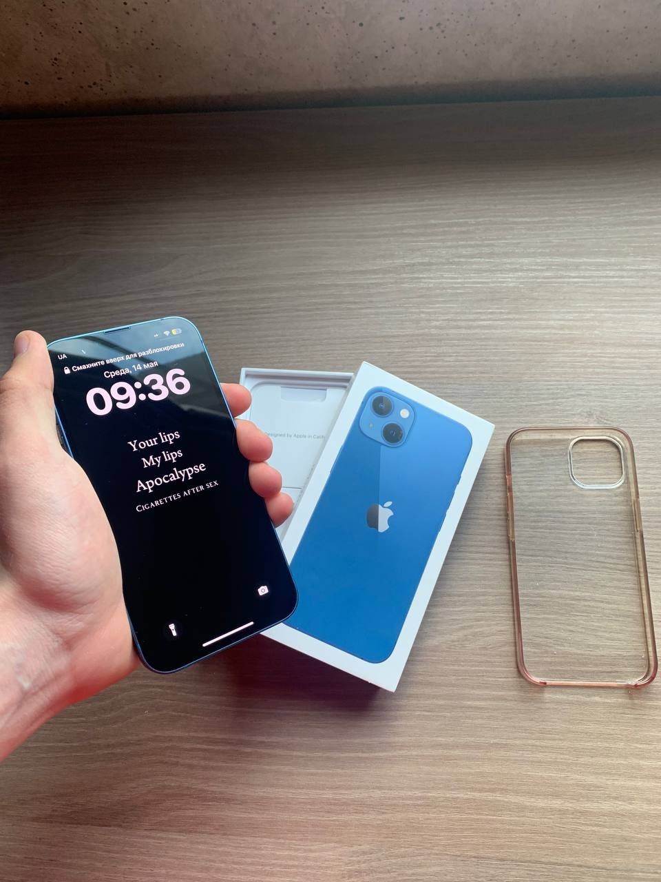 iPhone 13 (256gb) стан в зовні новий (все на фото)