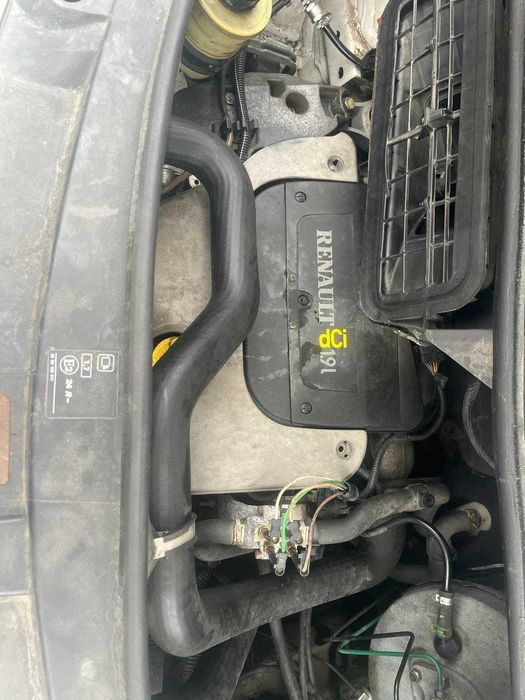 Renault Trafic 1.9 DCI 2004r, części