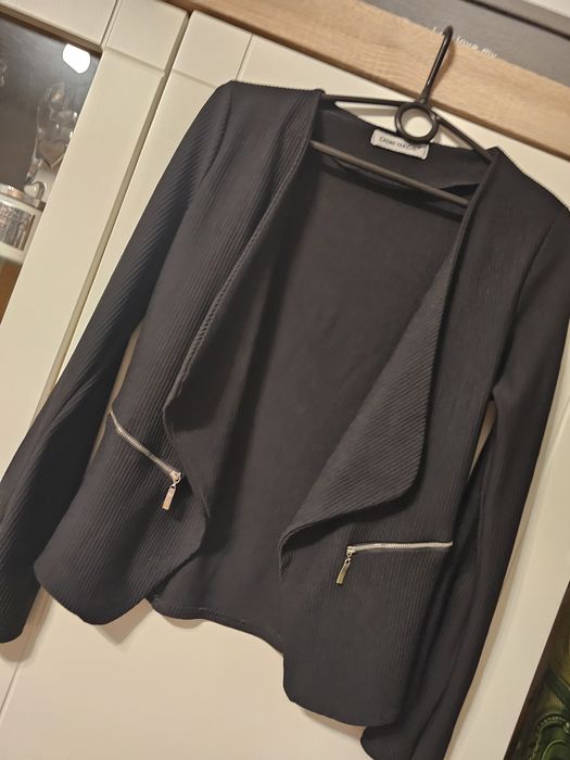 Narzutka damska czarna