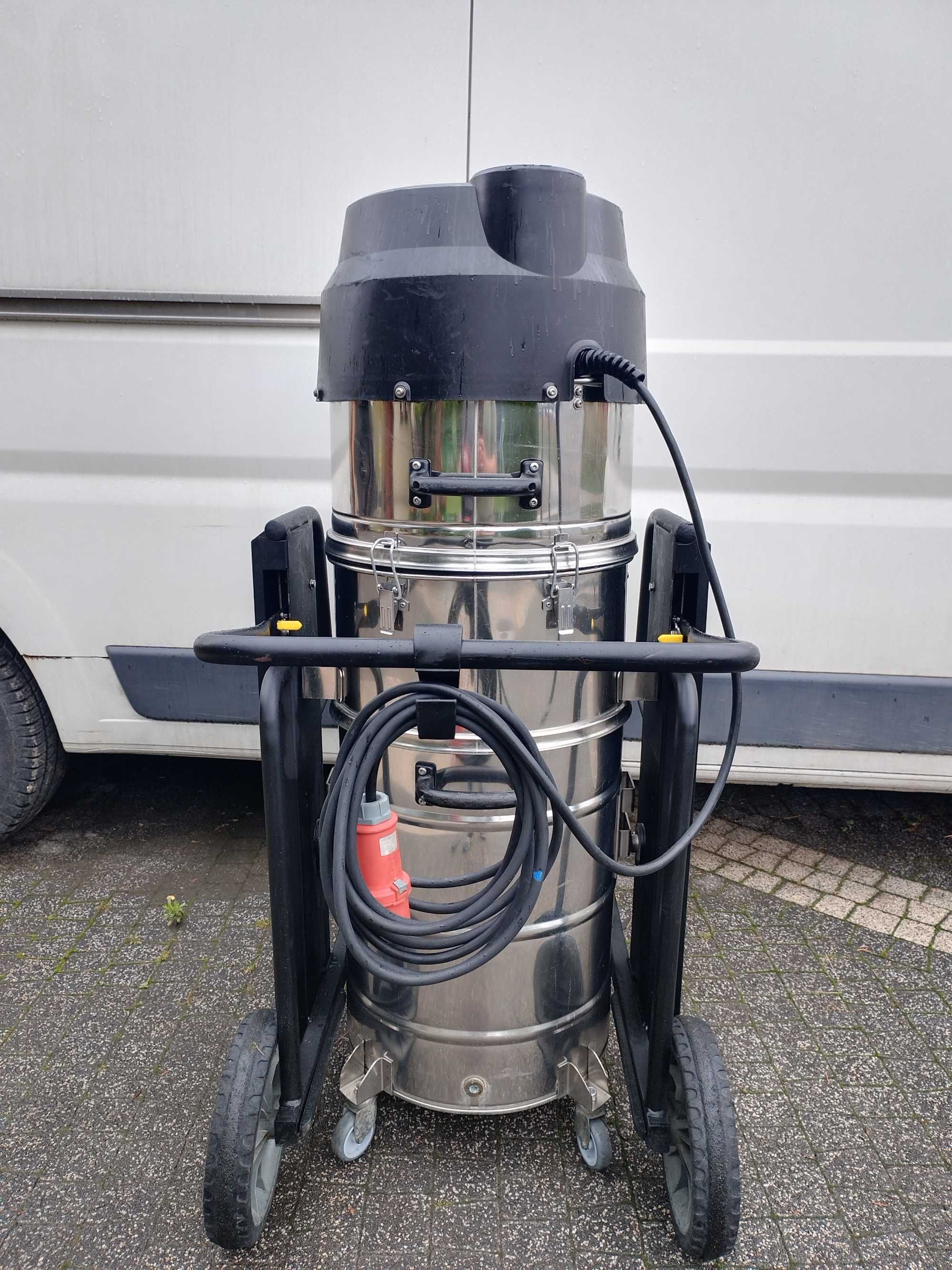 Przemysłowy odkurzacz Karcher 380 V