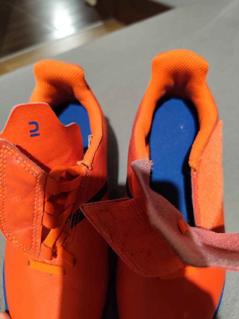 Buty sportowe turfy Decathlon 34