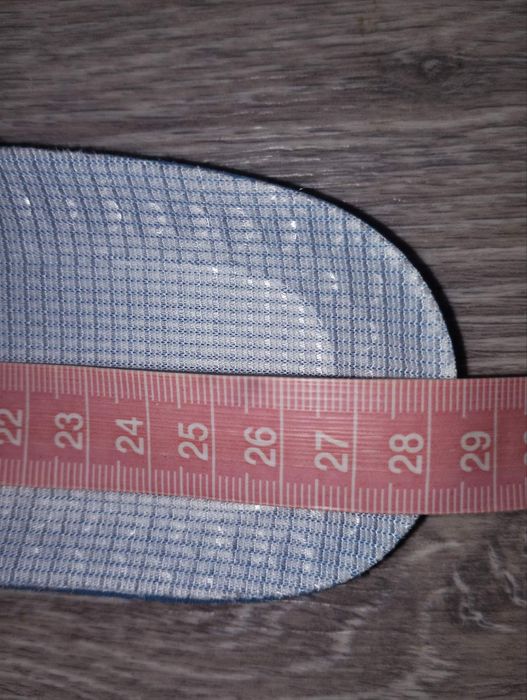 Продам новые высокие красовки, белые, кожзам, 43 р.