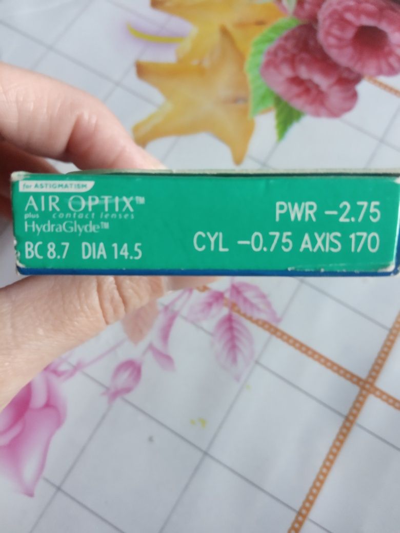 Контактні лінзи Air Optix Plus Hydra Glyde for astigmatism