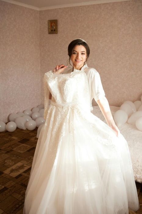 Весільна сукня.   Розмір 44