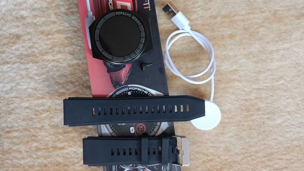 Zegarek czarny męski GT8 na części.