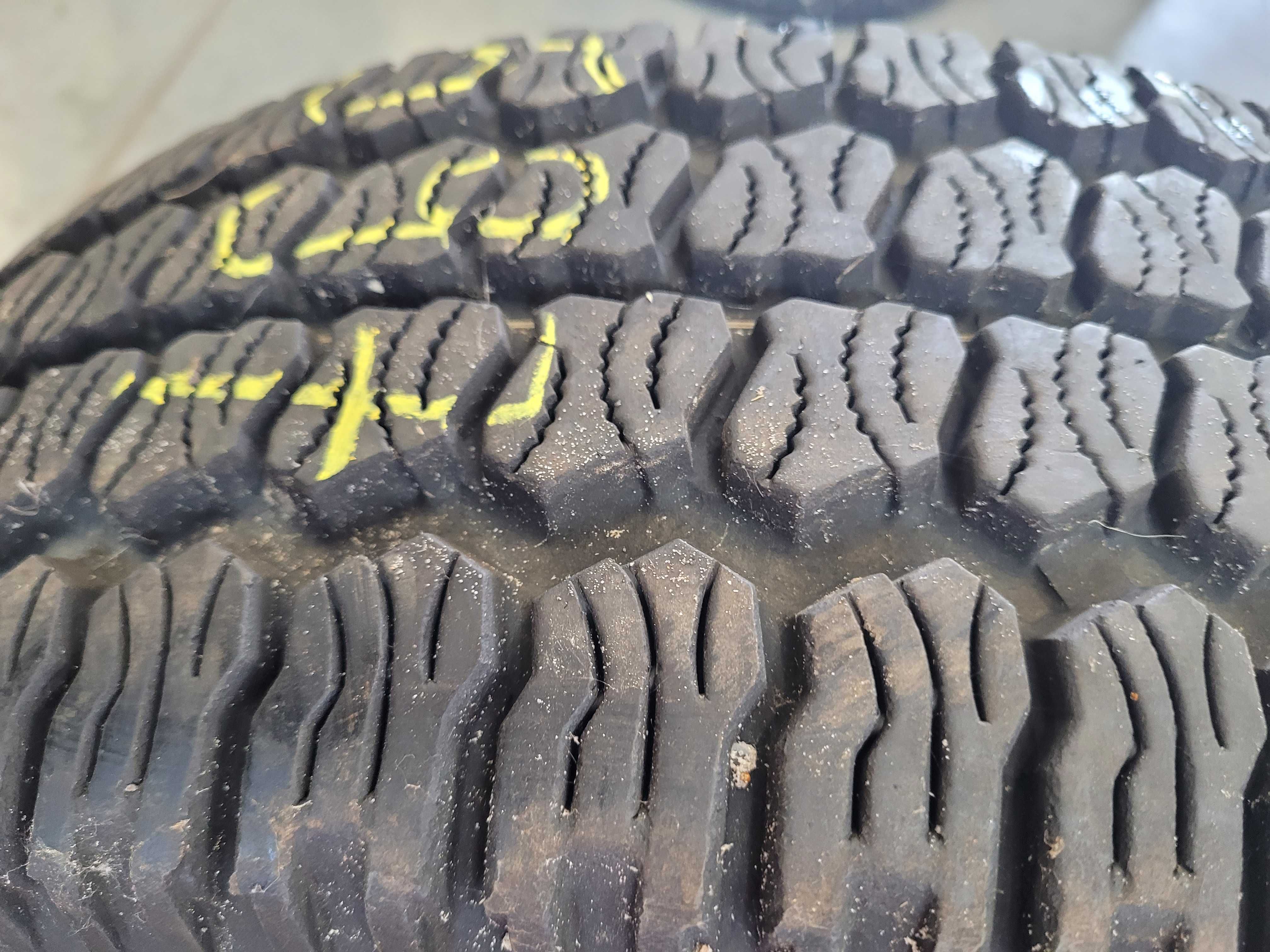 opona maxxis 215/65 16 c