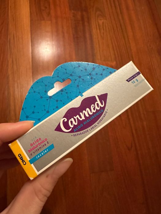 Carmed ácido hialurônico e vit E