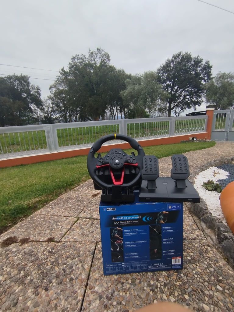 Volante Hori PS4/PC sem garantia