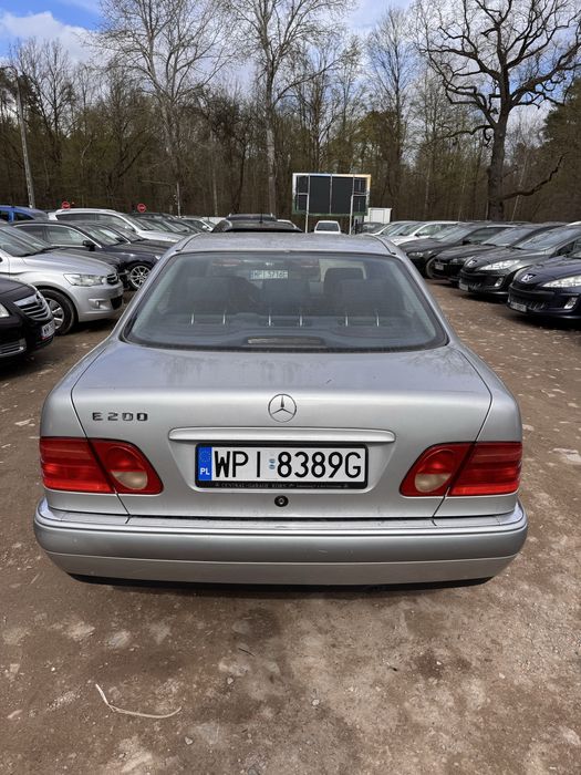 Mercedes E200 Automat   2.0 Gaz LPG 1999r Super Stan Niski Przebieg
