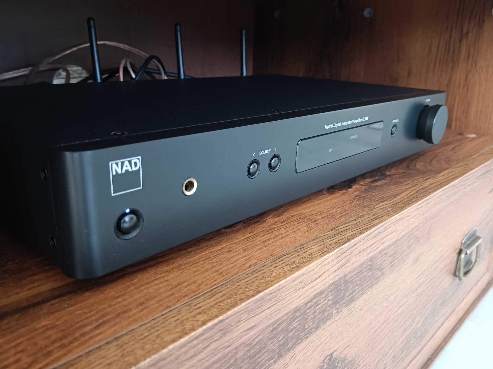 Wzmacniacz NAD C338 - tidal, spotify, chromecast, STAN IDEALNY