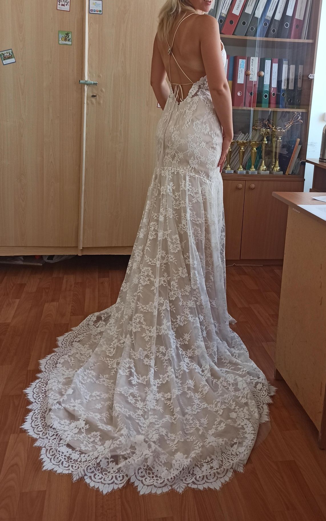 Шикарное свадебное платье от alvina valenta