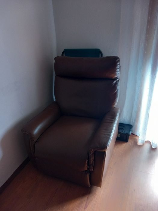 Poltrona Confortável – Perfeita para Sala, Quarto ou Escritório!