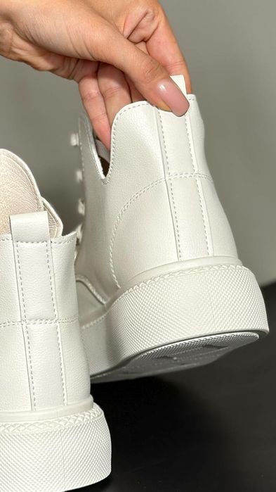 Взуття демісезонні . Якість супер. Ціна знижена!!!