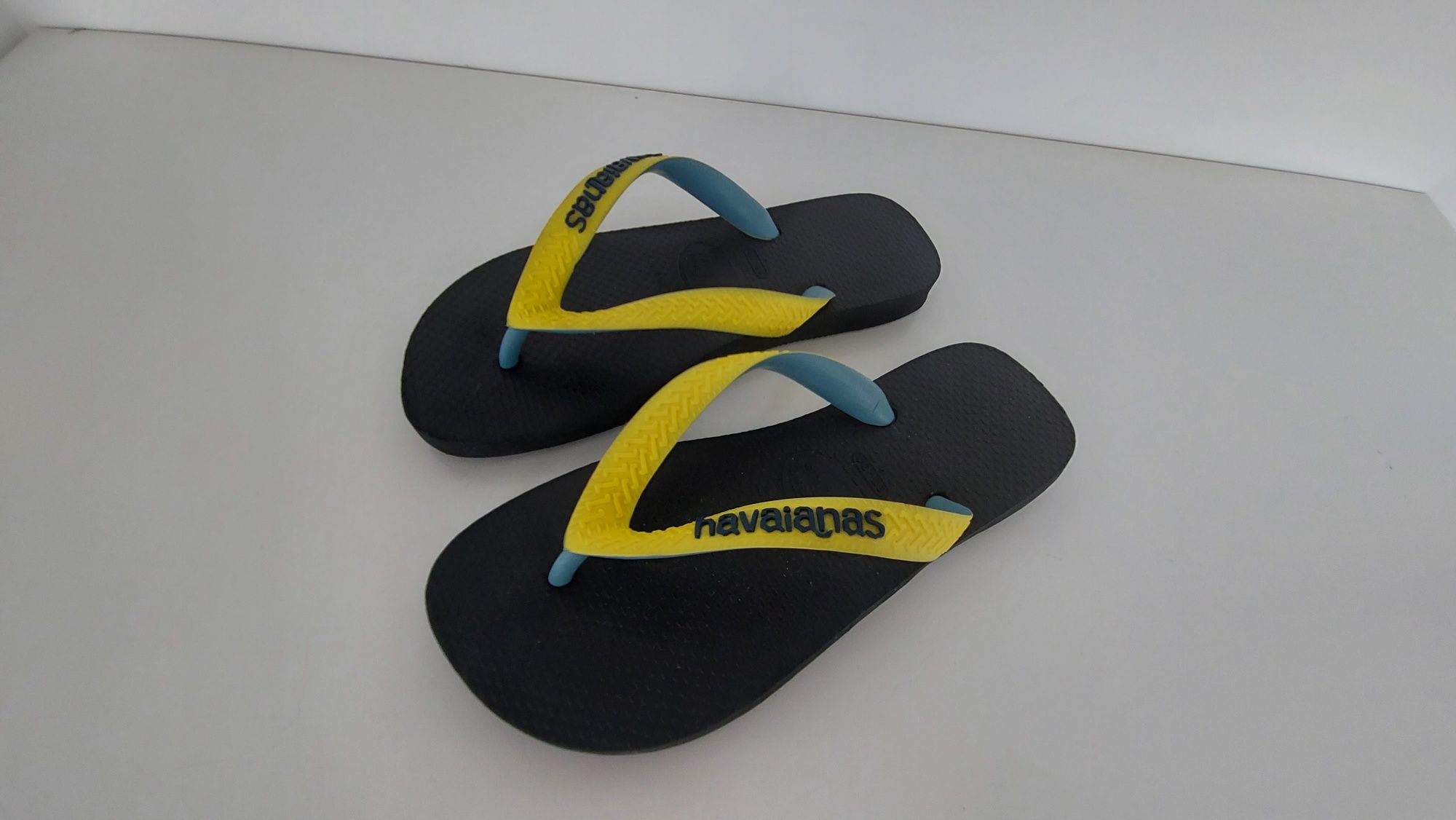 Buty klampki dziecięce Havaianas w rozmiarze 33-34