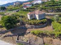 Moradia T2 para obras perto do Douro