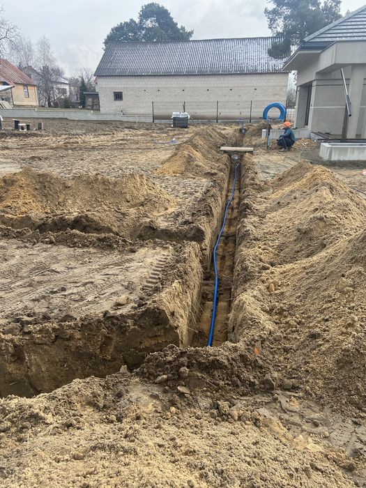Usługi minikoparką CAT 2.2 T i wywrotką plus wiertnica