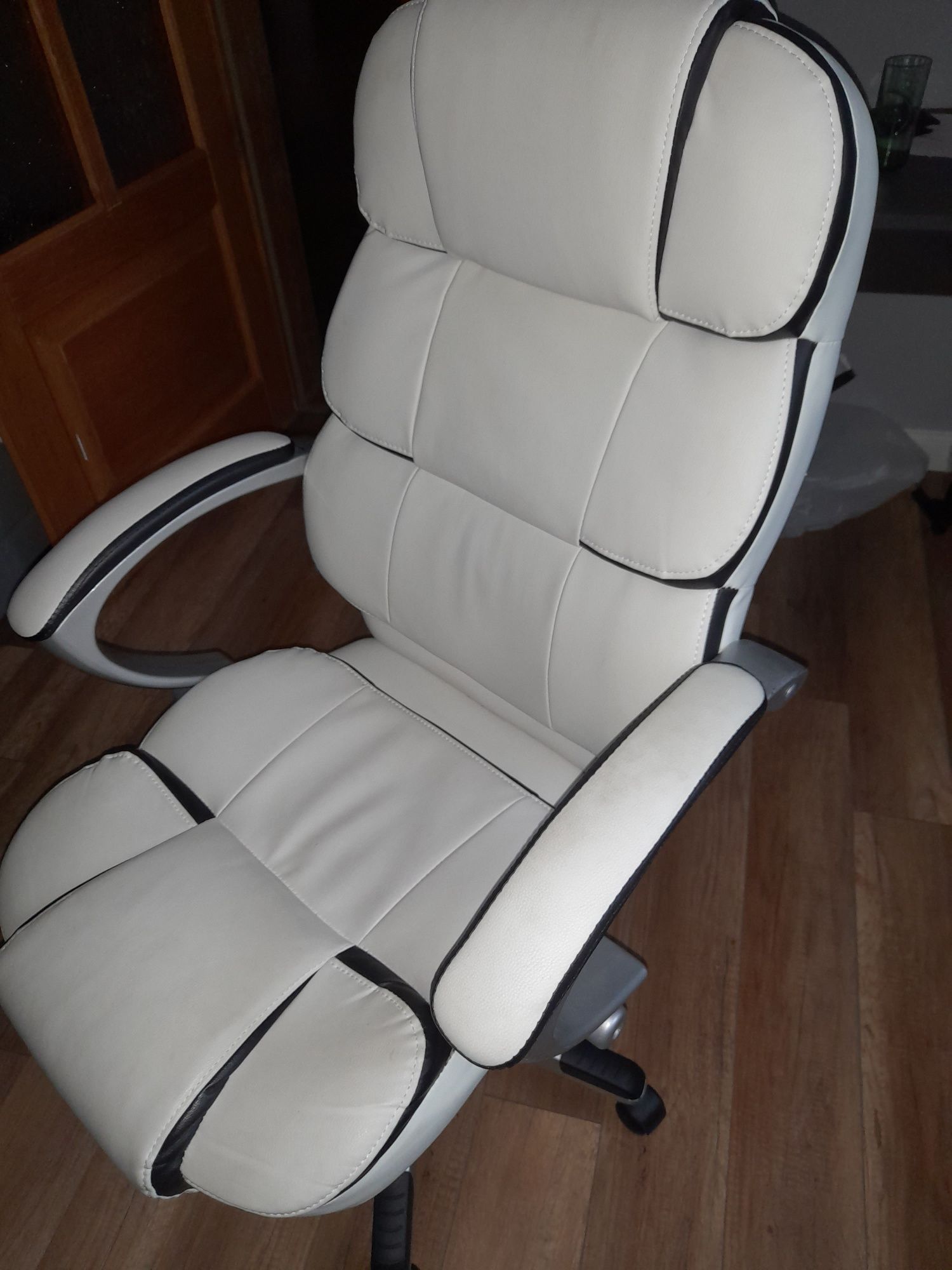 Fotel gamingowy biały