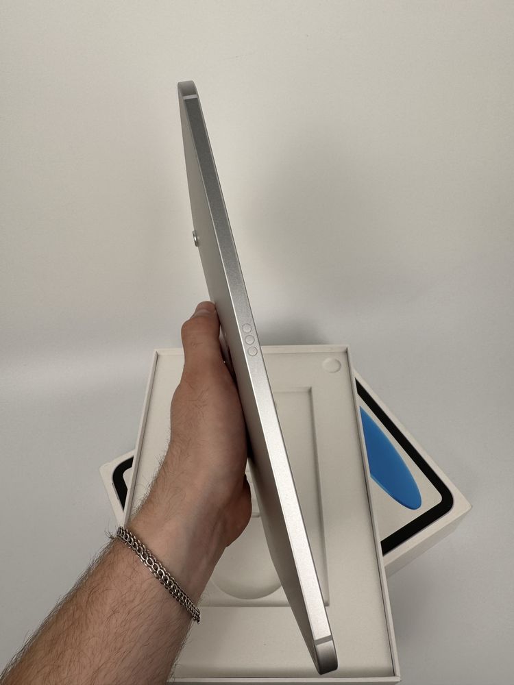 iPad 10th 64GB Silver Wi-Fi + LTE