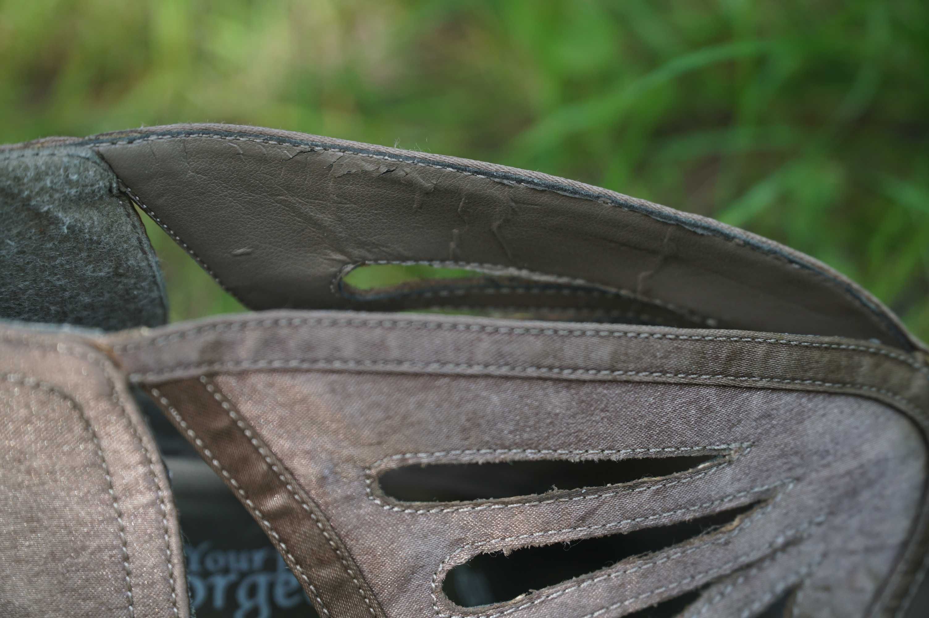 Złote satynowe buty szpilki sandałki na obcasie botki 41 wkł. 26,5 cm