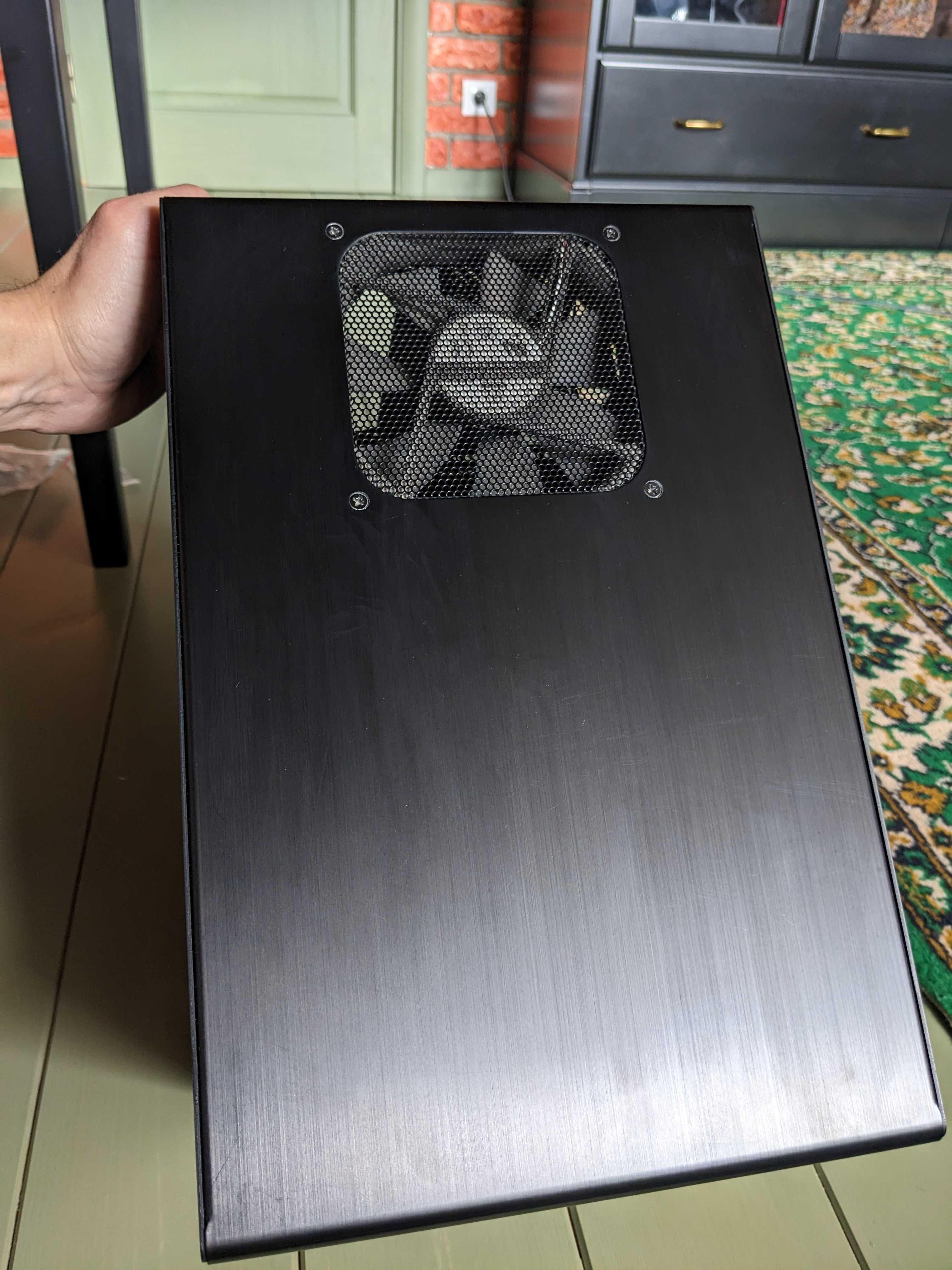 Корпус для ПК mini ITX Lian-Li PC-Q08 NAS