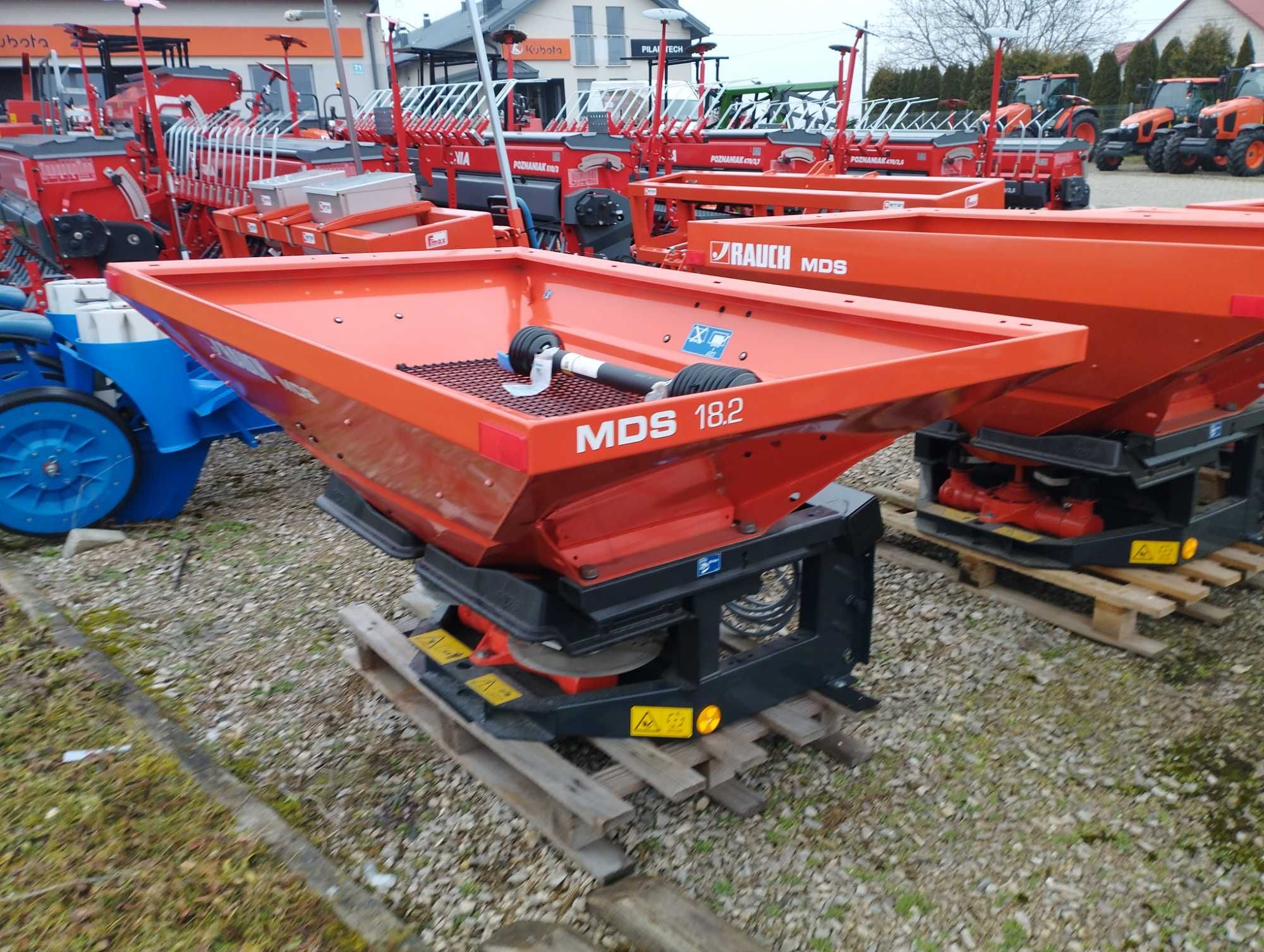 Rozsiewacz nawozów MDS 18.2 Q RAUCH/KUHN  od ręki !!