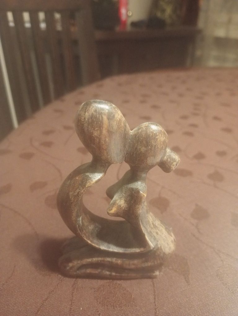 Drewniana figurka rzeźba pary