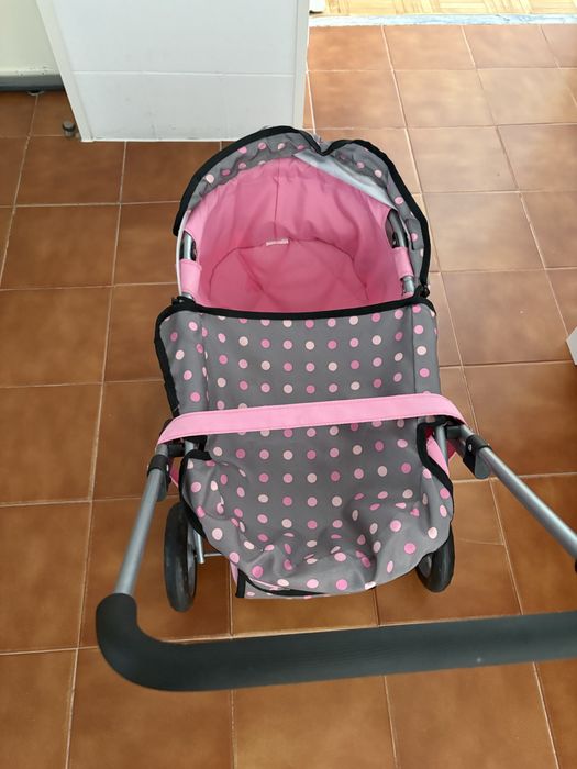 Carrinho de bonecas
