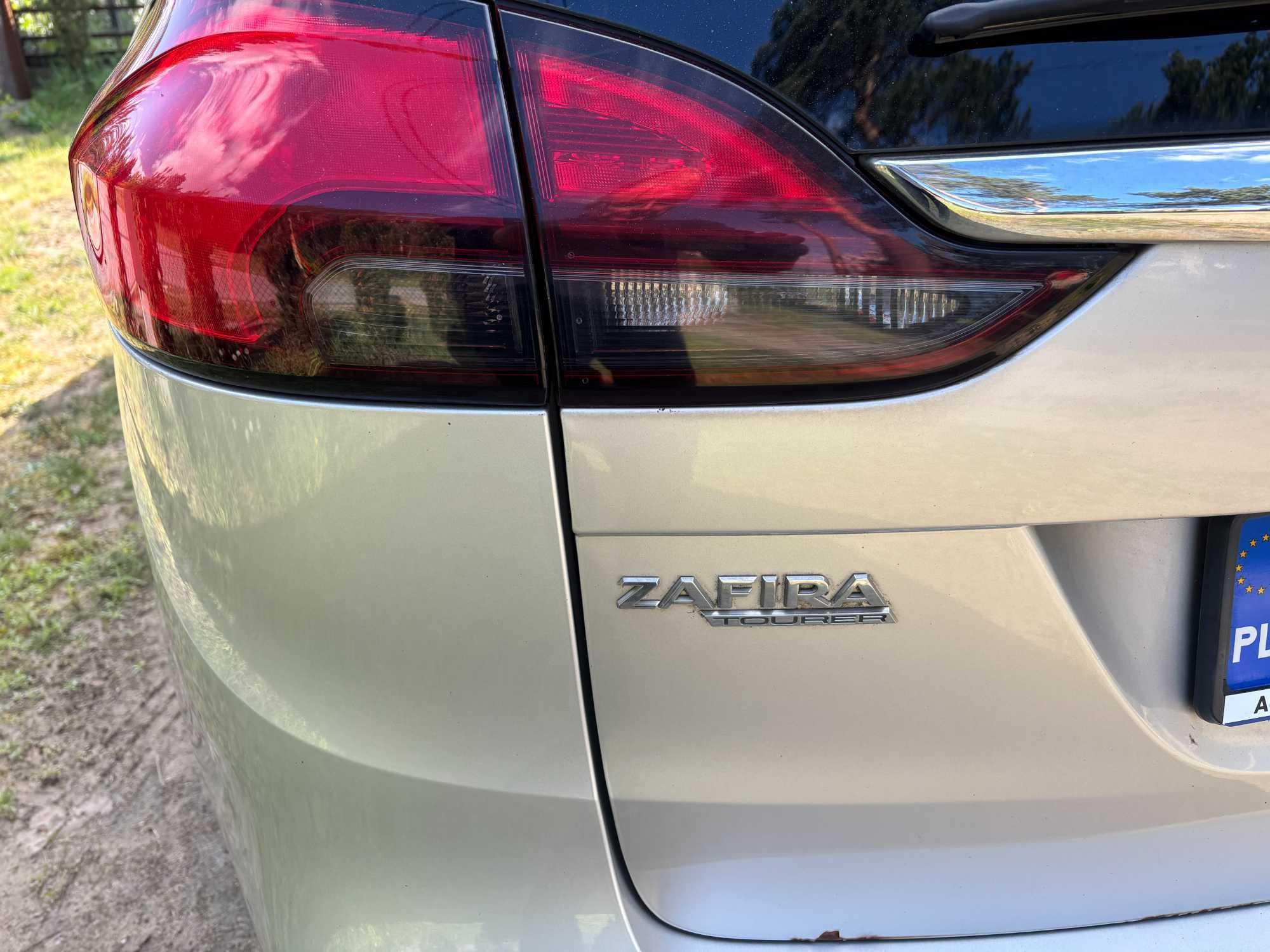 Opel Zafira Tourer Cosmo A14NET MT6 140KM (2012)