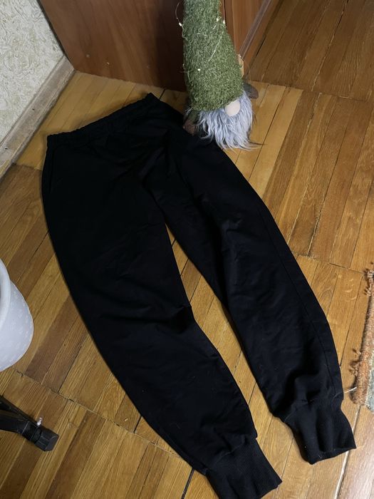 Чорні спортивки штани