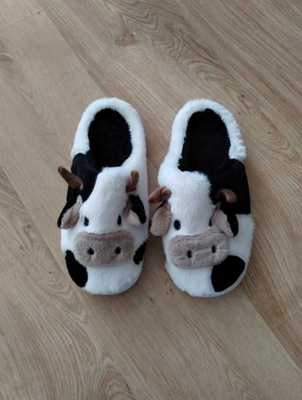Nowe kapcie krowy czarne