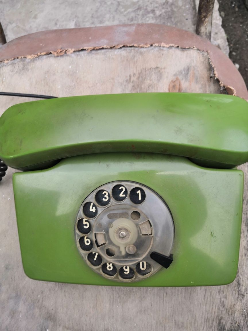 Телефон стационарный зелёный