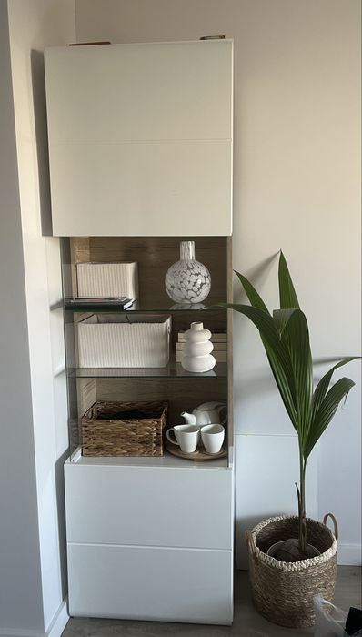 Witryna • biała z połyskiem • szklane półki