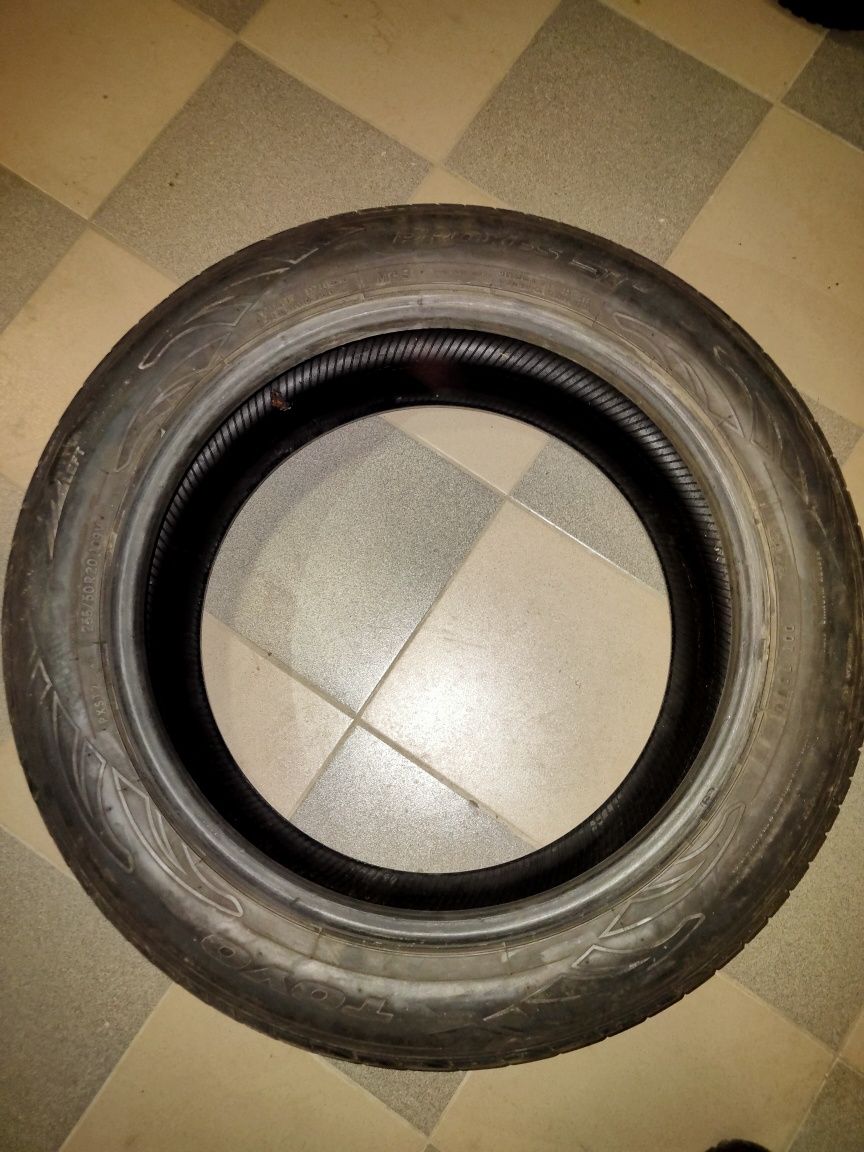 Продаю шину TOYO 255/50 R20