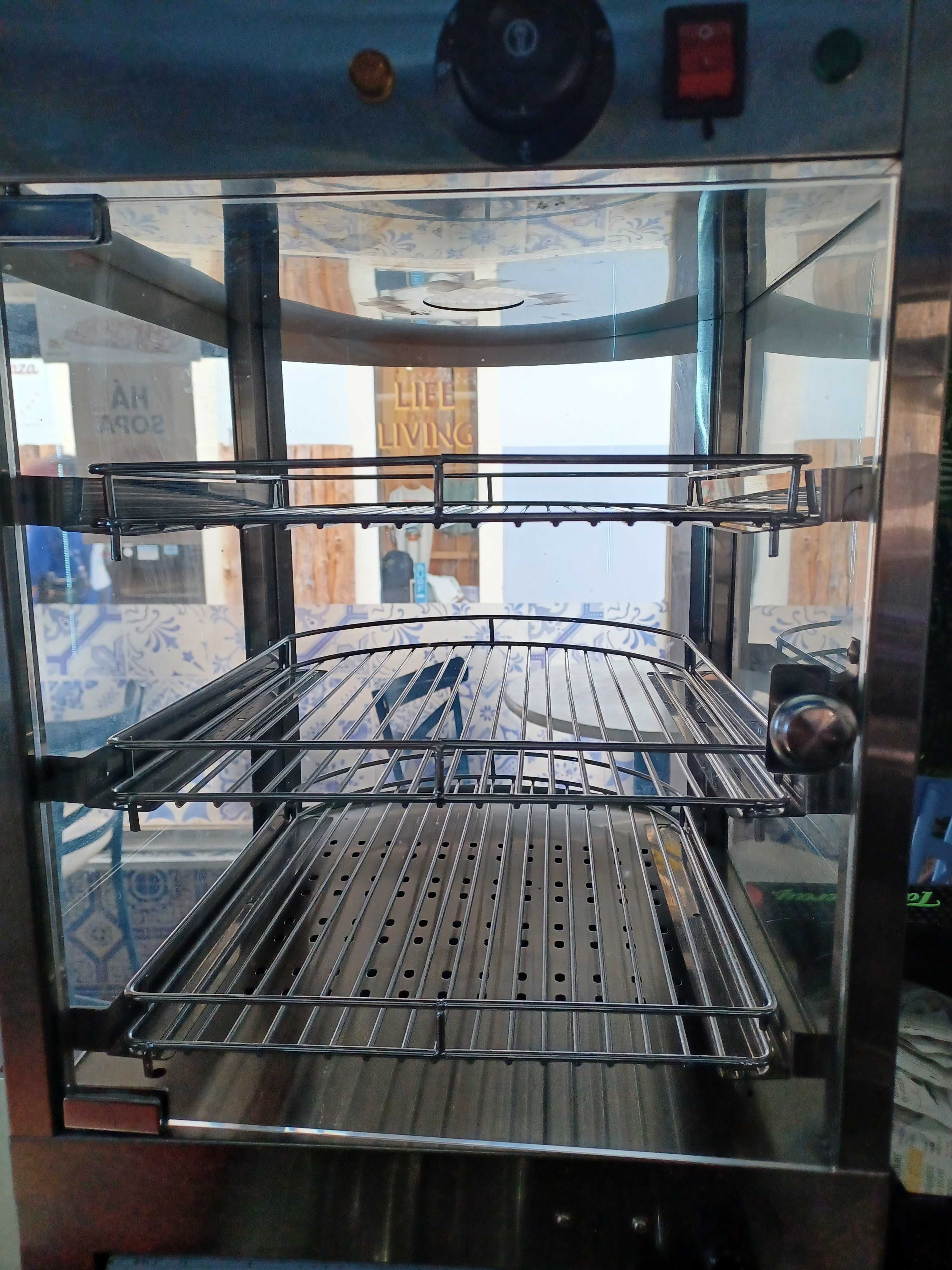 Vitrine pequena para bolos