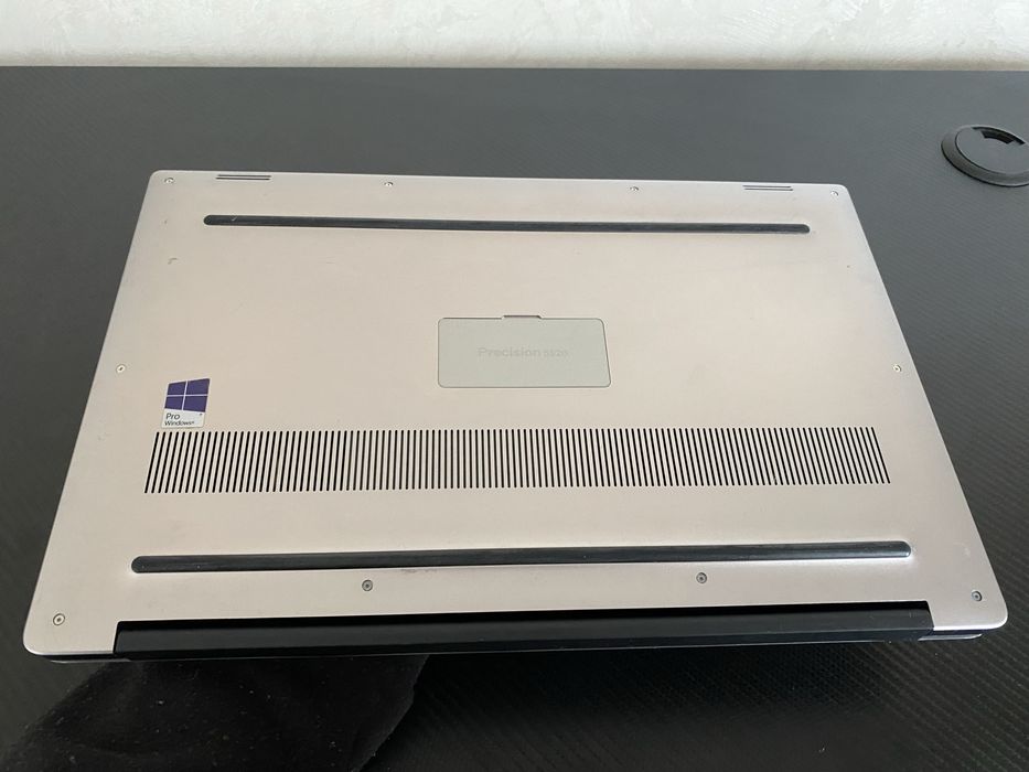 Ноутбук Dell Precision 5520 4k touch I7 - 7820HQ 2.9GHz