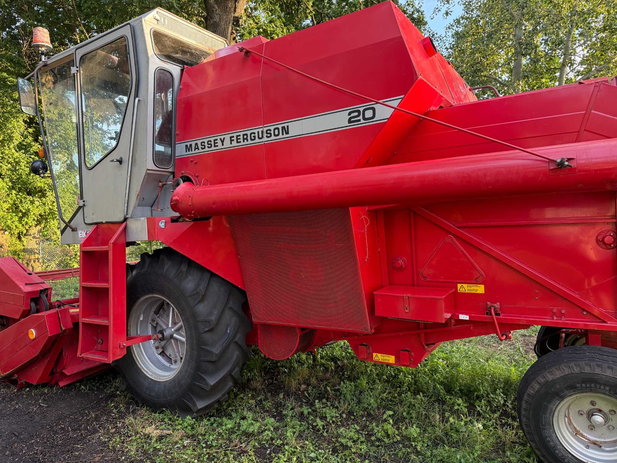 Комбайн Massey Ferguson 20